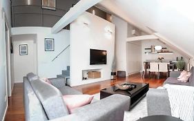 #Stayhere - Spacious Luxury Town Hall 3Bdr Apartment